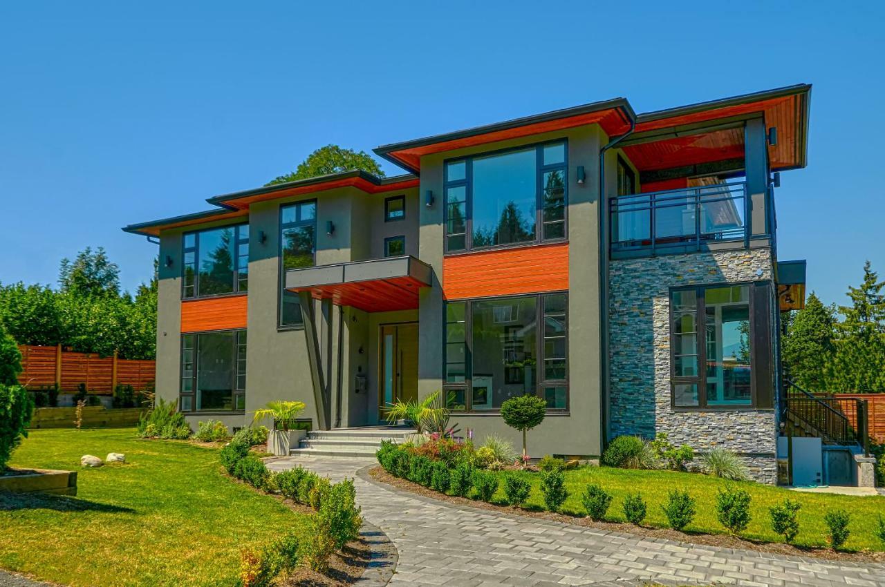 The Chateau Burnaby Exterior photo